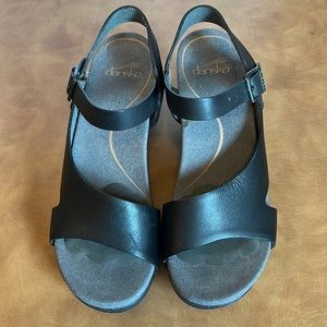 Dansko Tasha Black Leather Sandal size 36